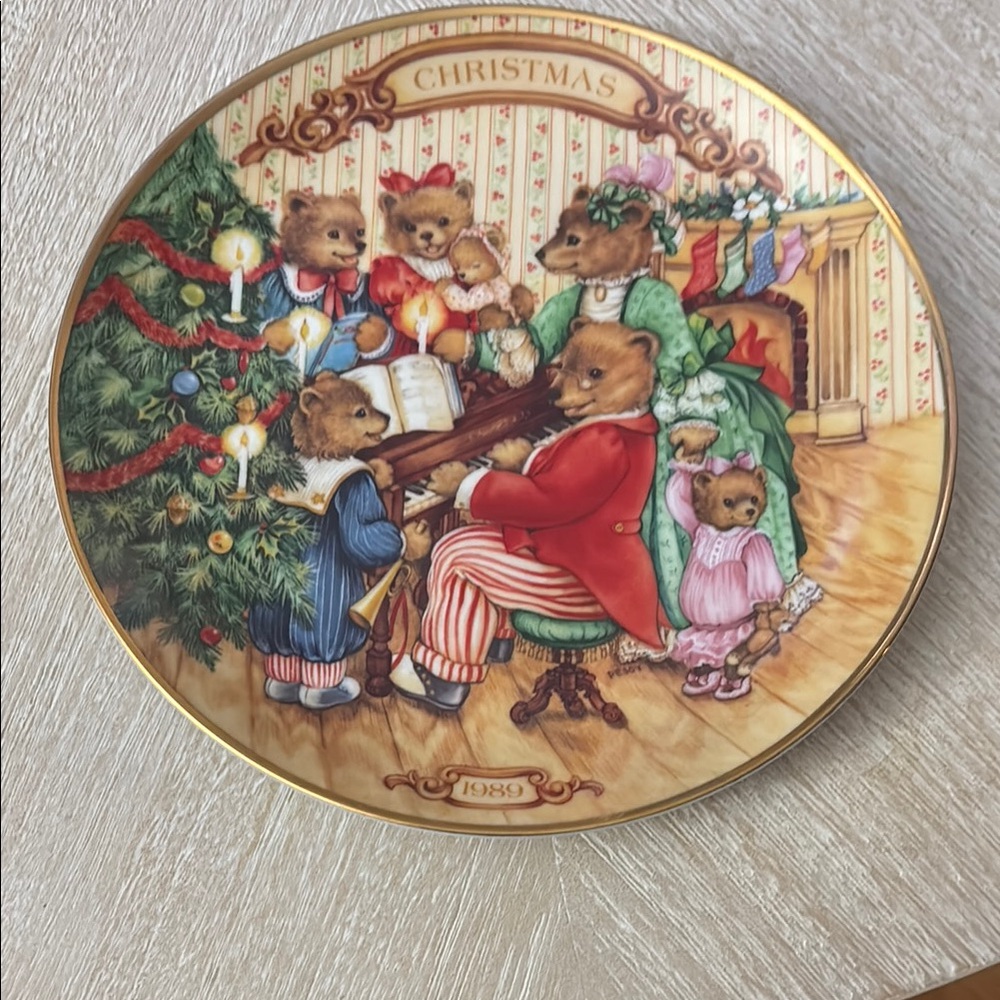 Avon Red and Green Holiday Decor Plate